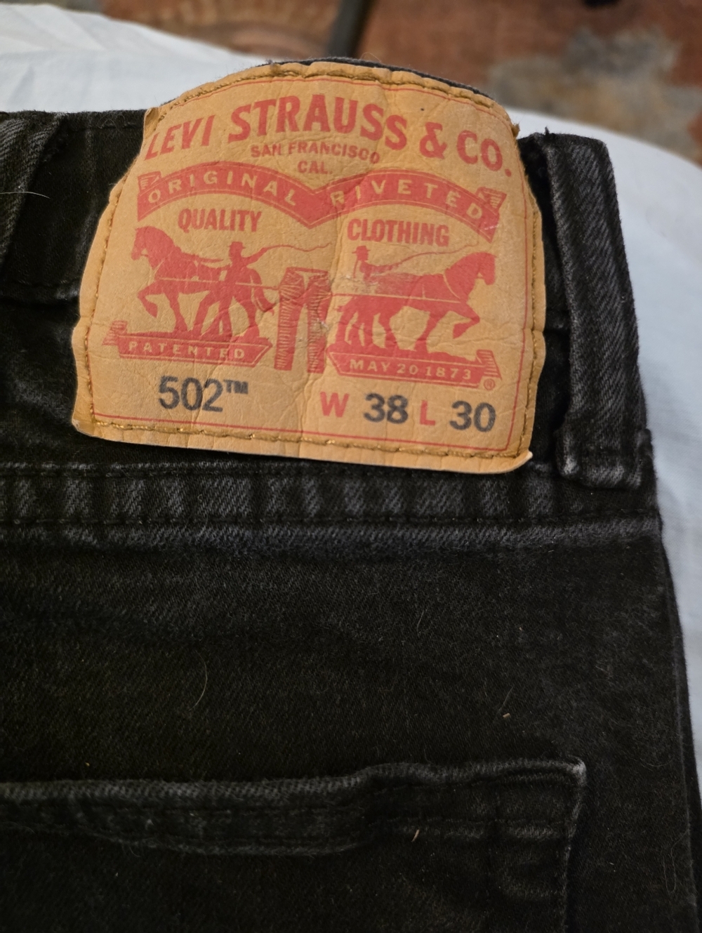Levi's 502 Men's Black Jeans - Classic Fit
